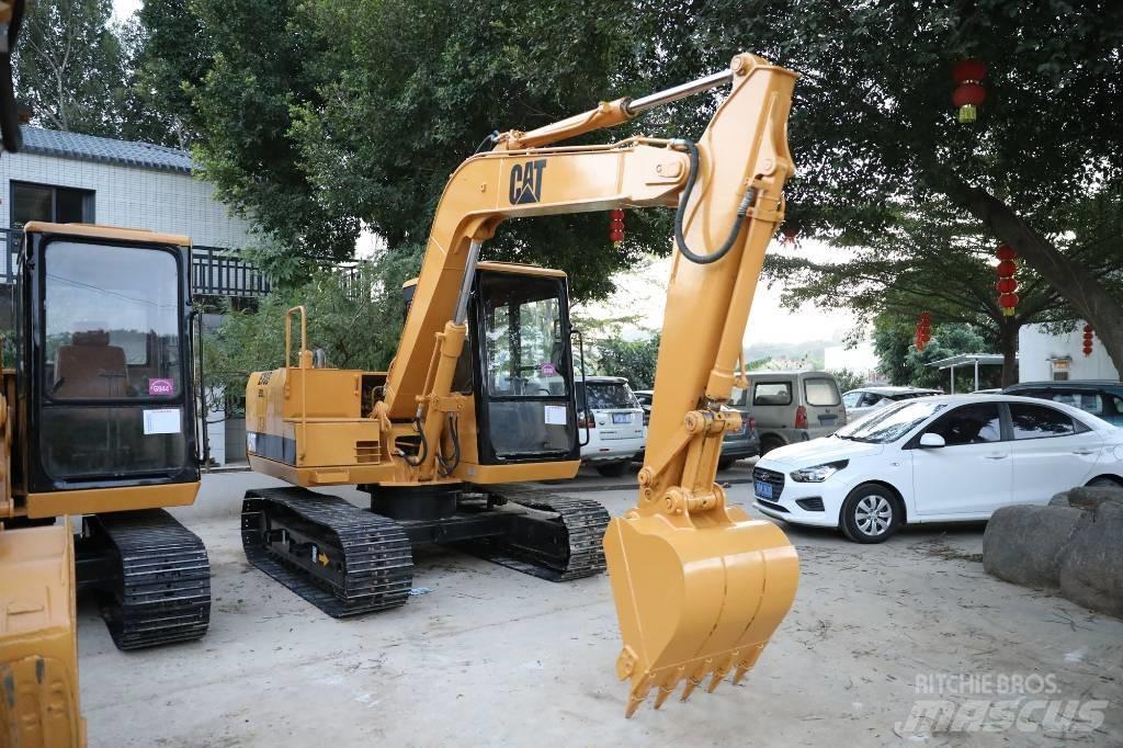 CAT E 70 B Міні-екскаватори < 7т