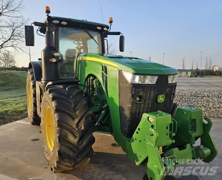 John Deere 8320 R Трактори