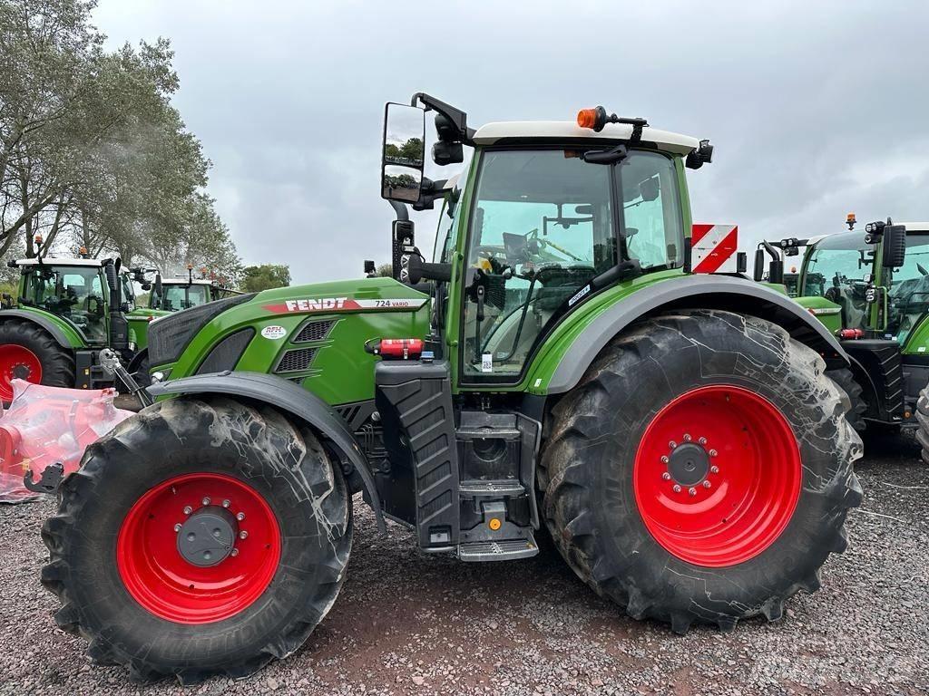 Fendt 724 Profi Plus Трактори
