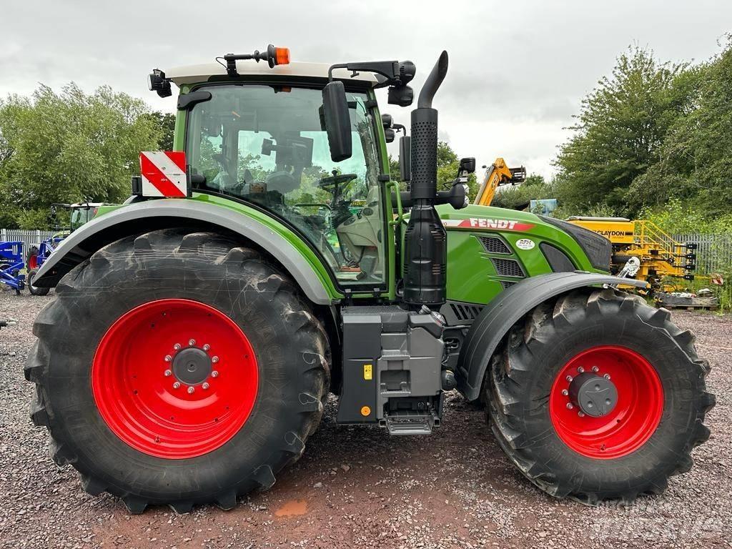 Fendt 724 Profi Plus Трактори