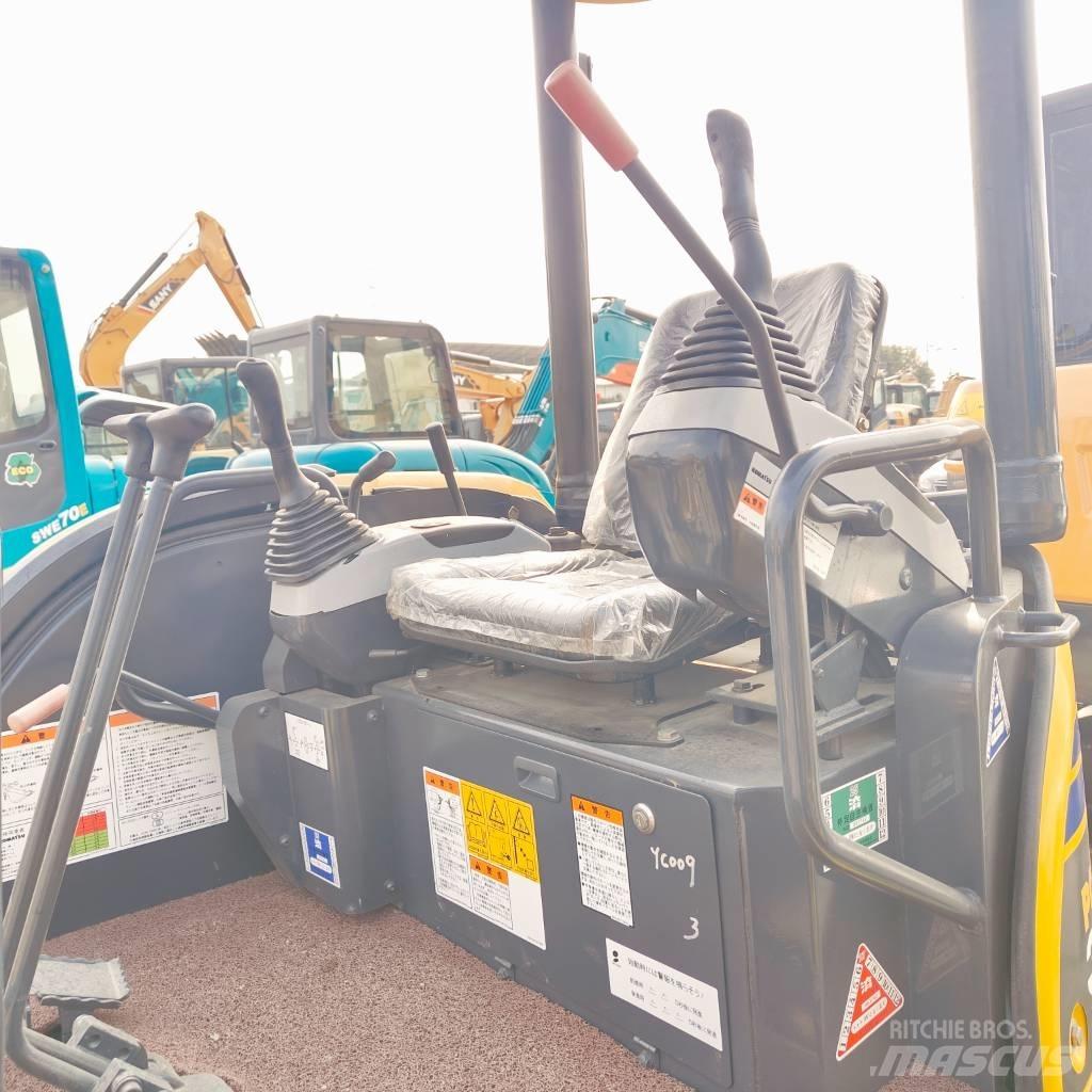Komatsu PC30MR-3 Міні-екскаватори < 7т