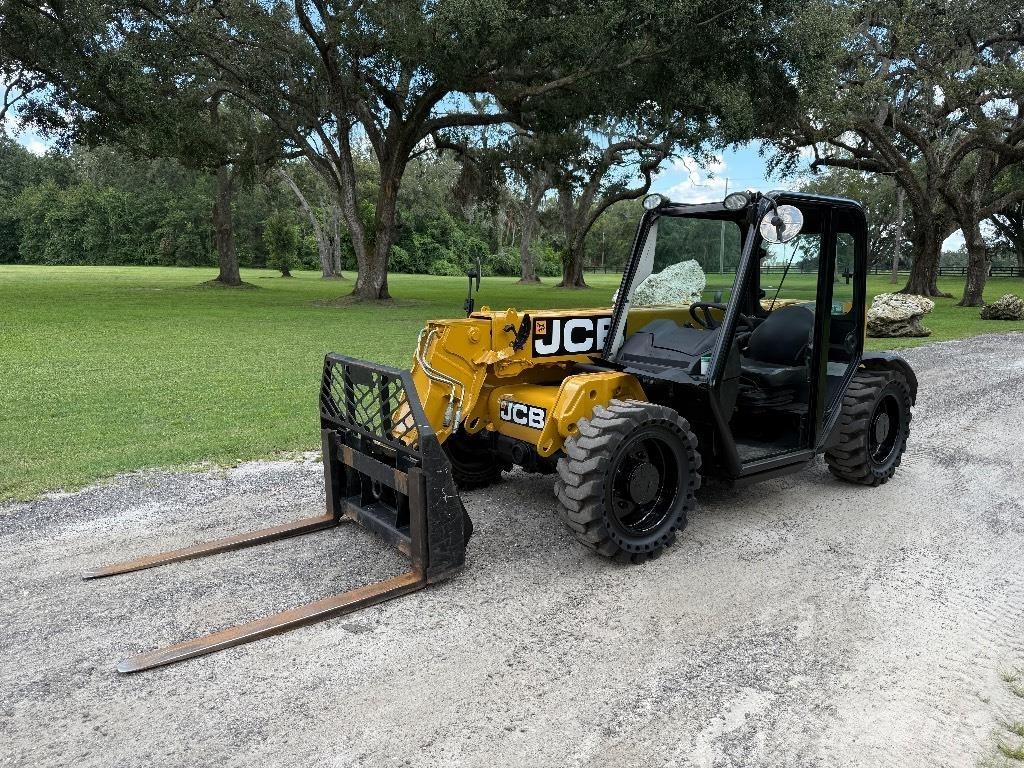 JCB 525-60 Телескопічні навантажувачі