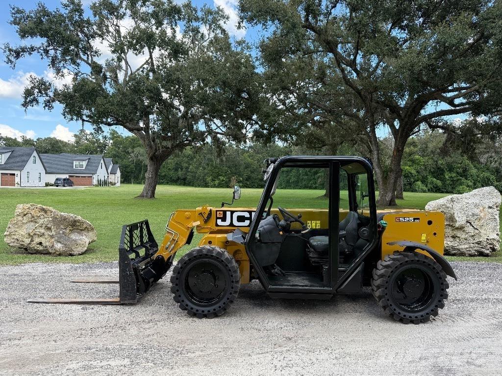 JCB 525-60 Телескопічні навантажувачі