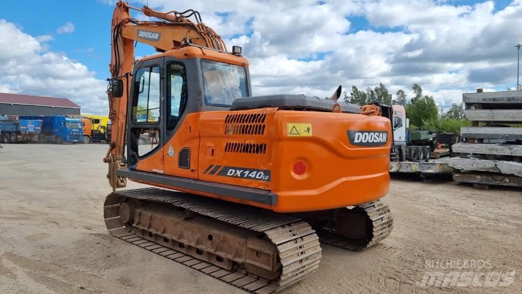 Doosan DX 140 LC-3 Гусеничні екскаватори