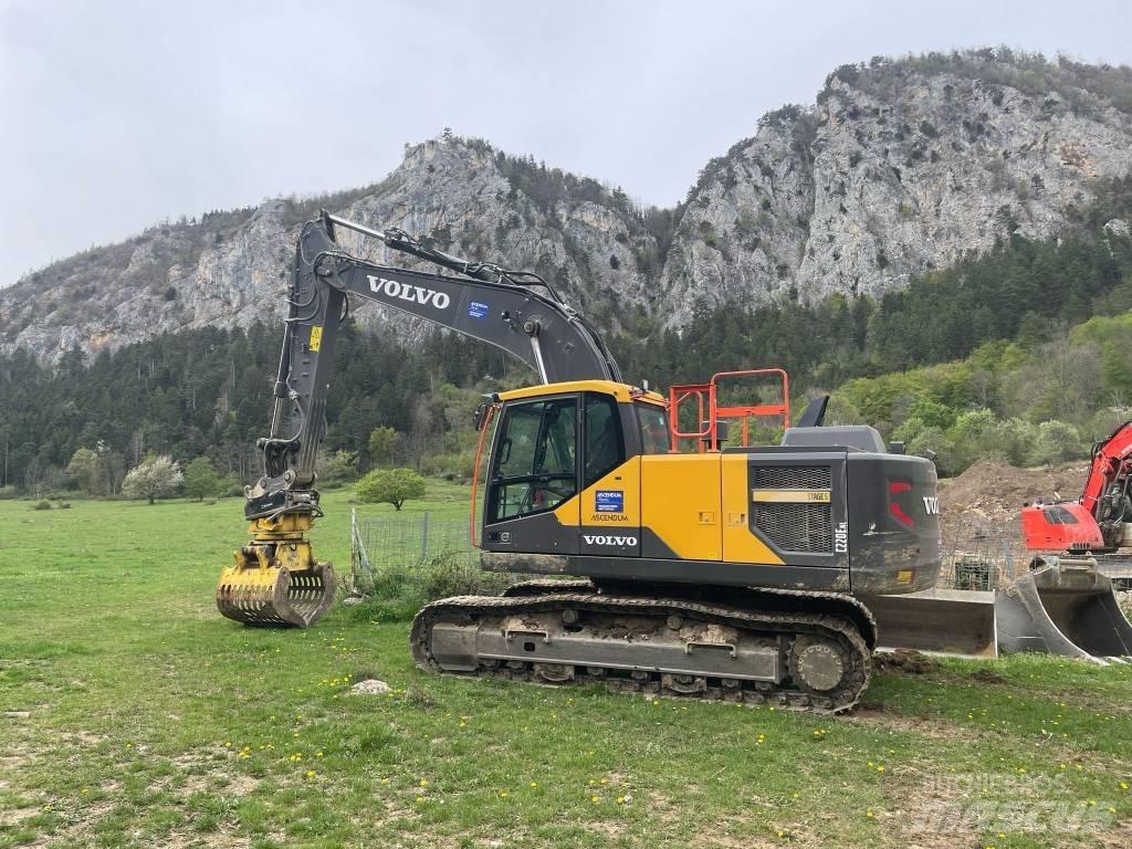 Volvo EC 220 E Гусеничні екскаватори