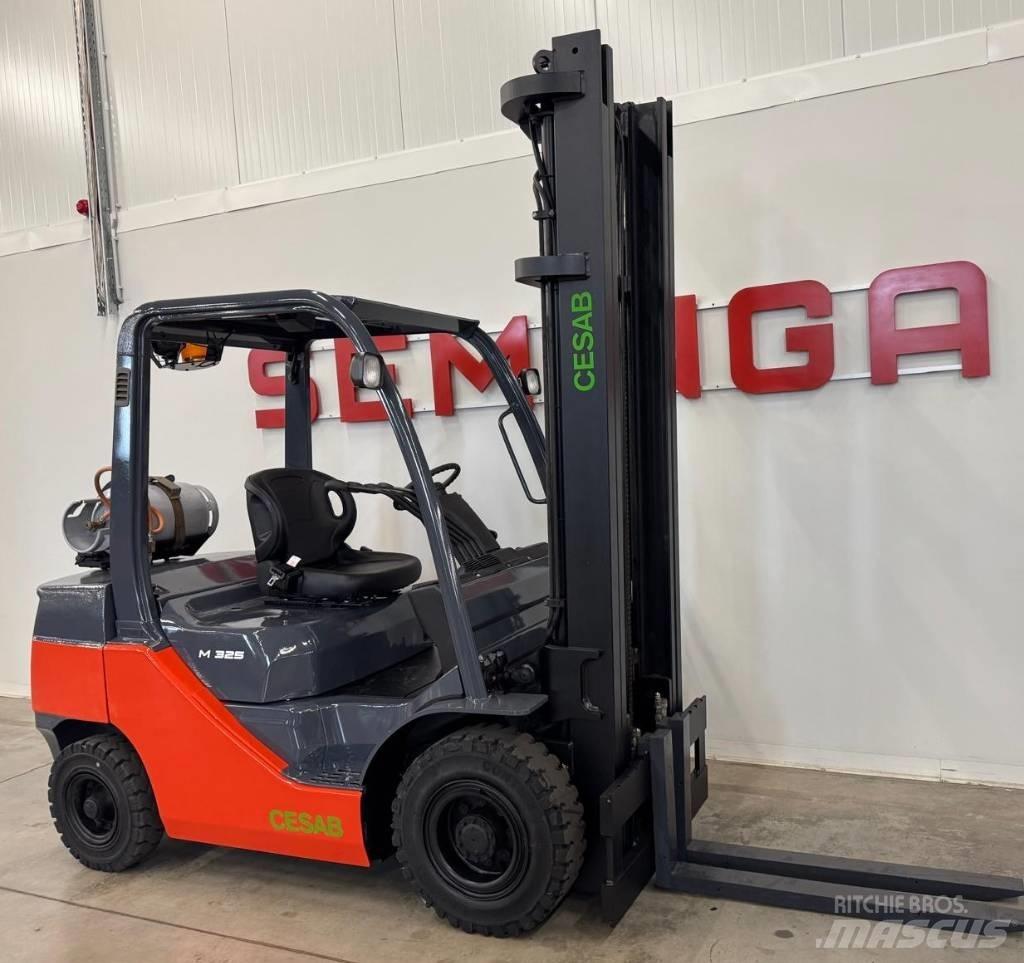 Cesab 10493 M325G Газові навантажувачі
