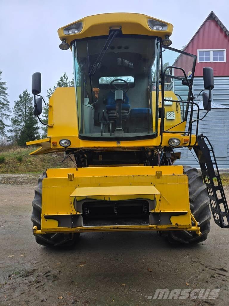 New Holland TC 5050 Зернозбиральні комбайни