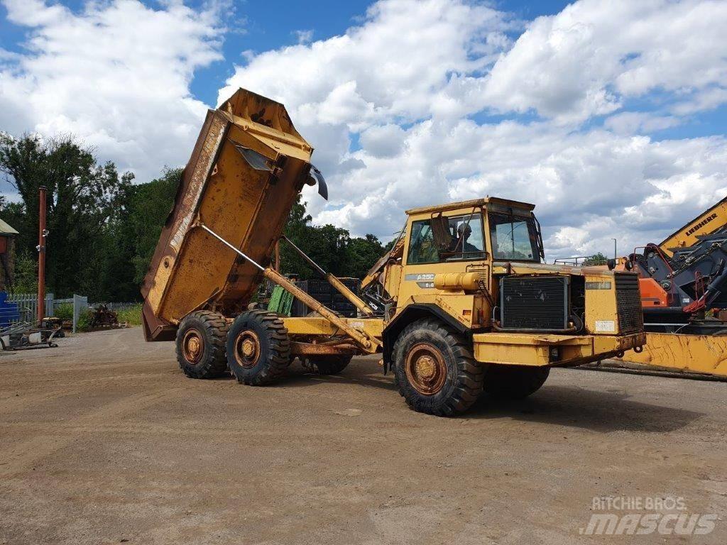 Volvo A 25 C Зчленовані самоскиди