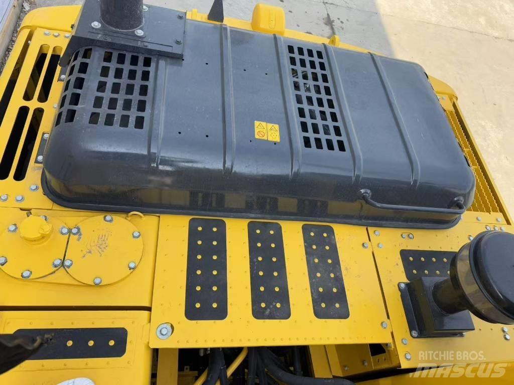 Komatsu PC 200-8N1 Гусеничні екскаватори