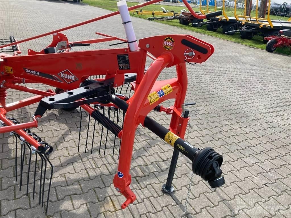 Kuhn GA 4201 Прибиральні комбайни