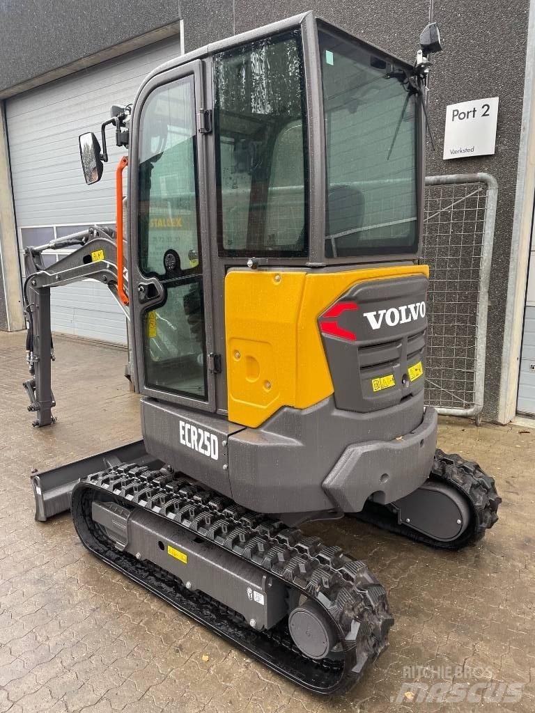 Volvo ECR25D Міні-екскаватори < 7т