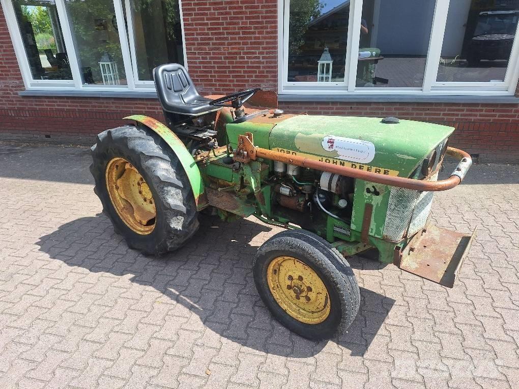 John Deere 1020 Трактори