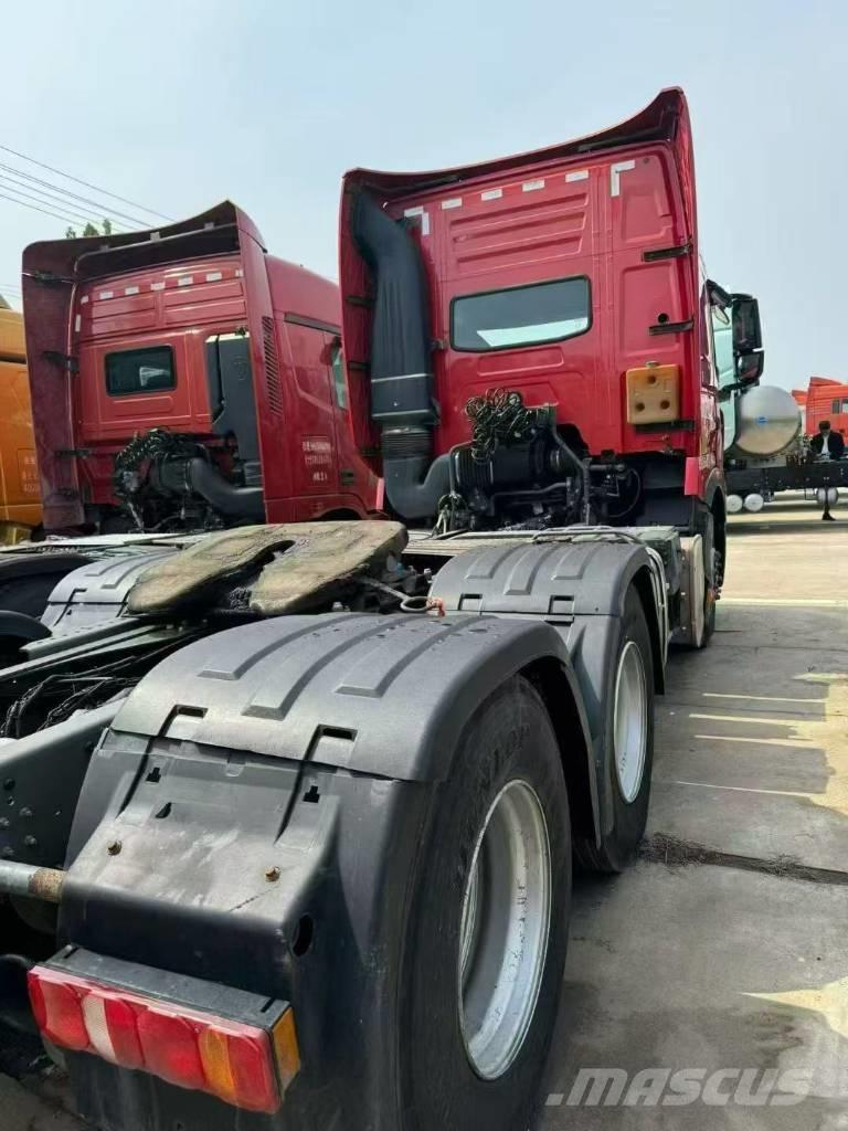 Sinotruk T7H Тягачі