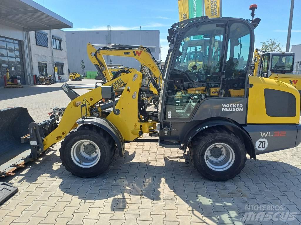 Wacker Neuson WL32 Фронтальні навантажувачі