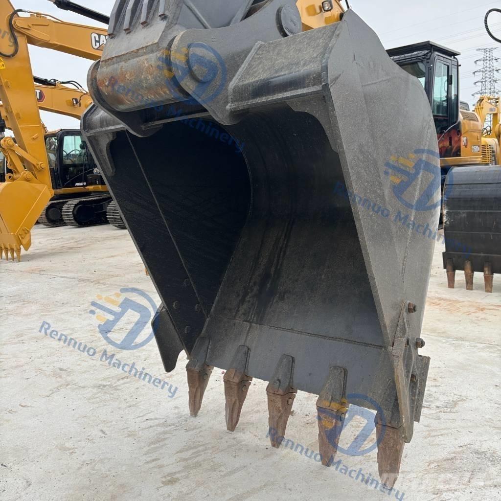 Volvo EC210 Гусеничні екскаватори