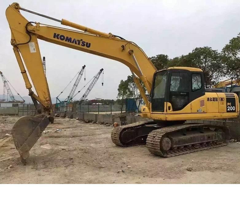 Komatsu pc200-7 Гусеничні екскаватори