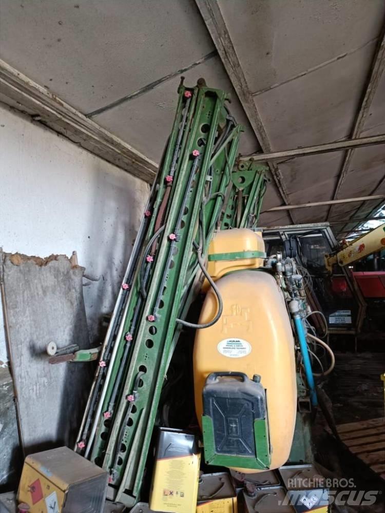Amazone UF 1200 Навісні обприскувачі