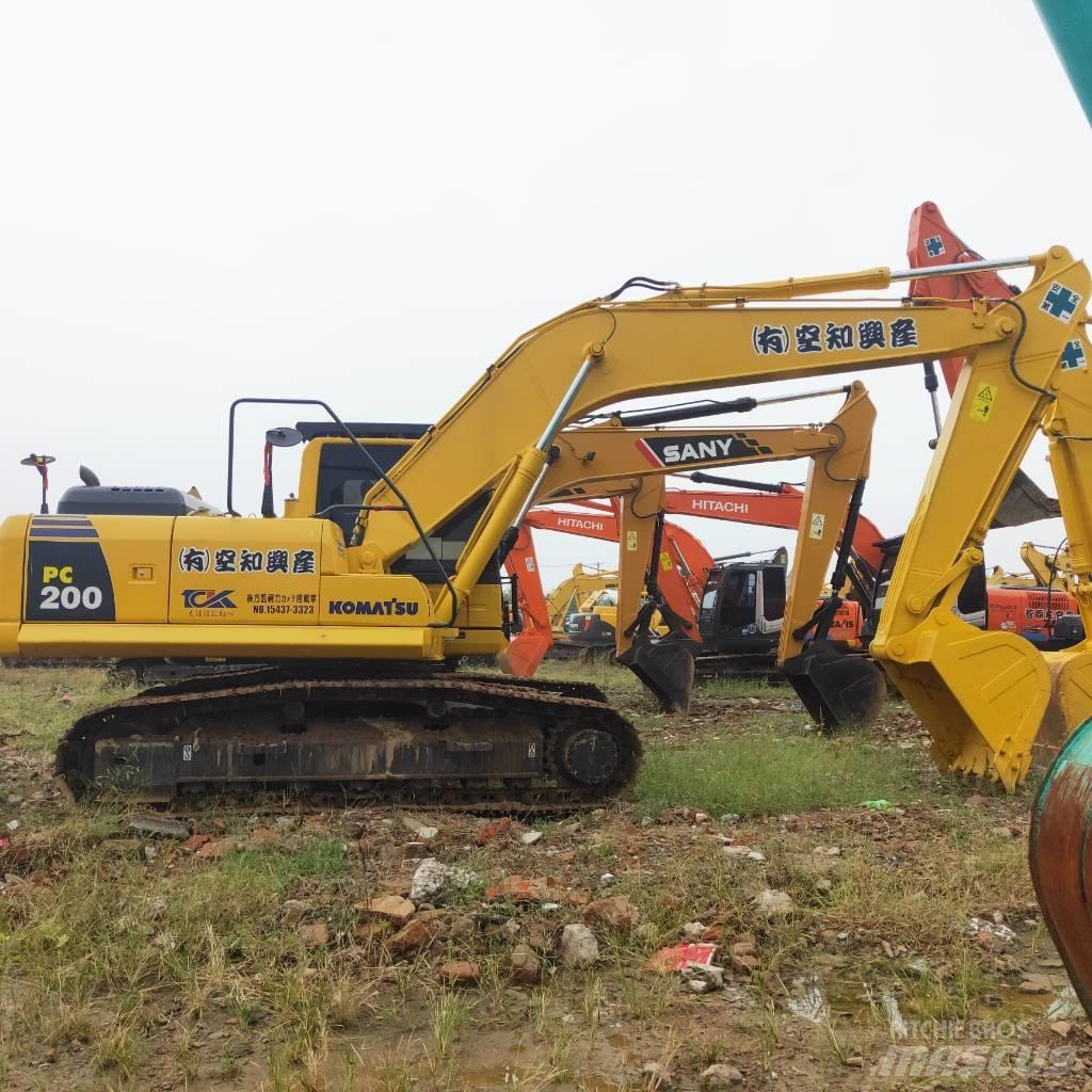 Komatsu PC200-8 Гусеничні екскаватори