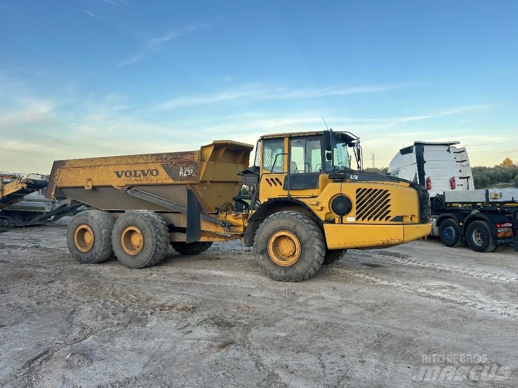 Volvo A 25 E Зчленовані самоскиди