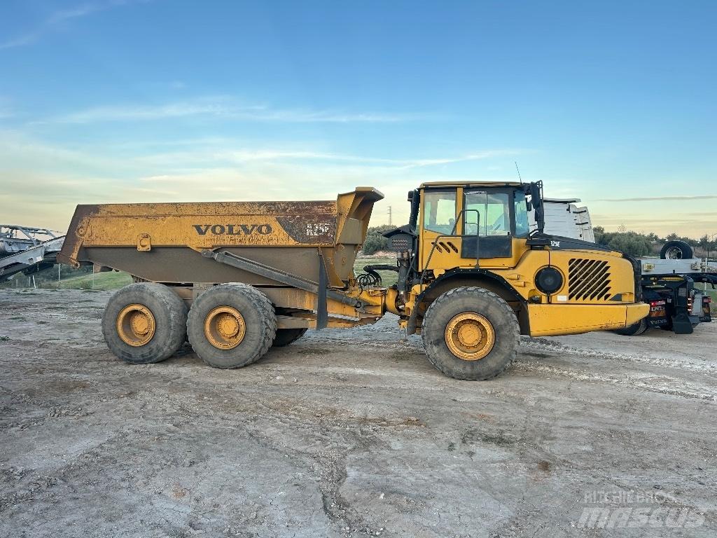 Volvo A 25 E Зчленовані самоскиди