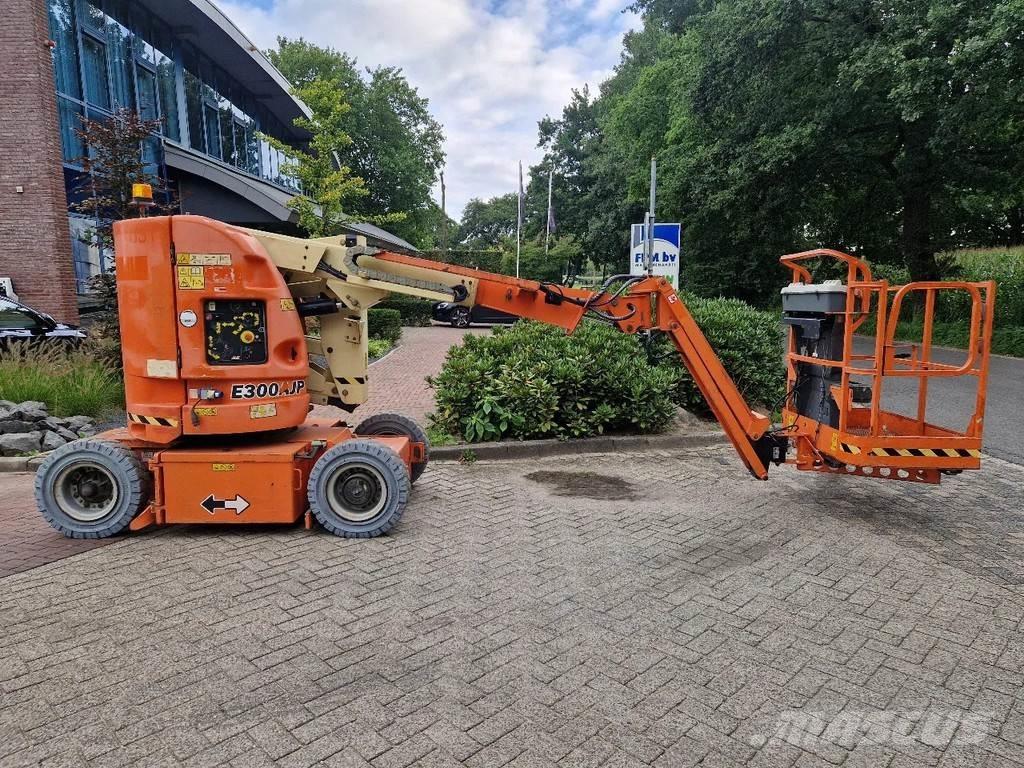 JLG E300AJP Колінчаті підйомники