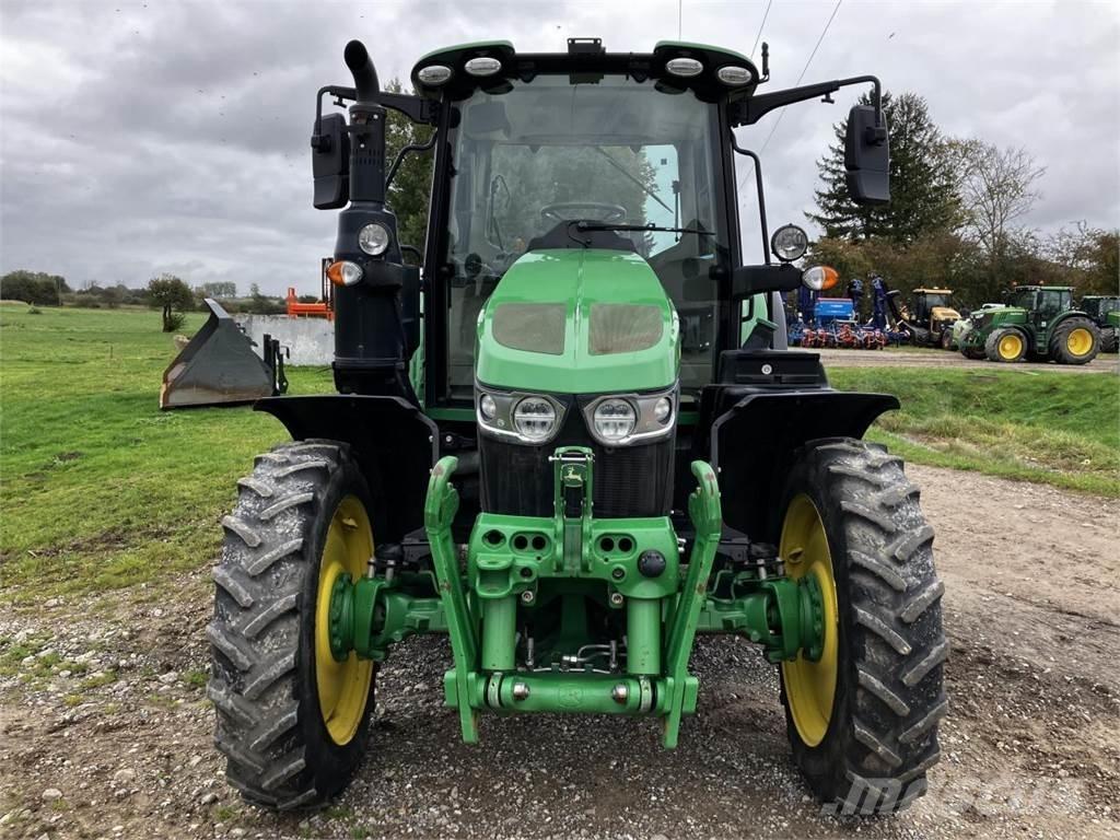 John Deere 6120M Трактори