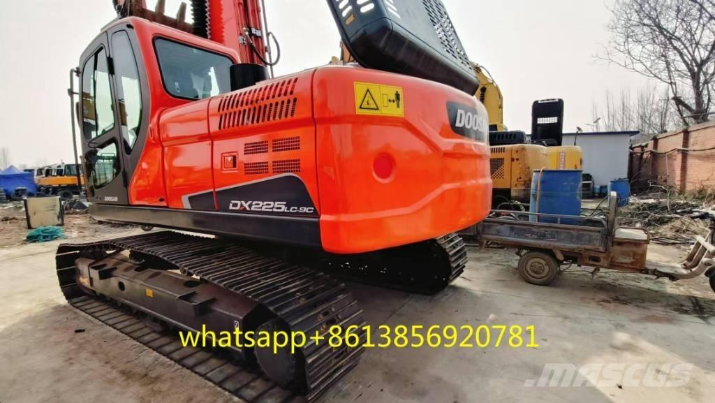 Doosan DX 225 Гусеничні екскаватори