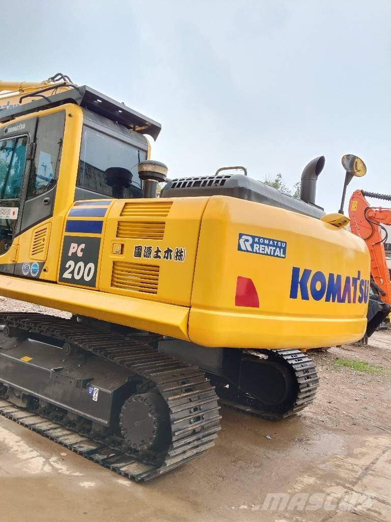 Komatsu PC200-8 Гусеничні екскаватори