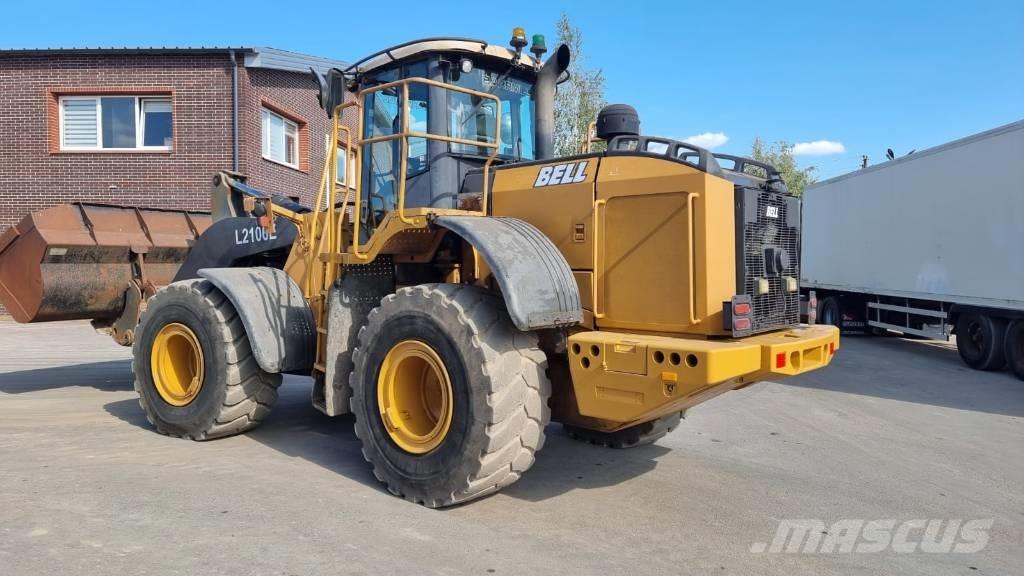Bell L 2106 E Фронтальні навантажувачі