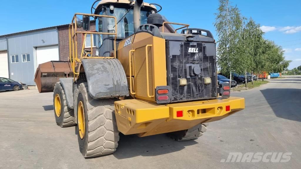 Bell L 2106 E Фронтальні навантажувачі