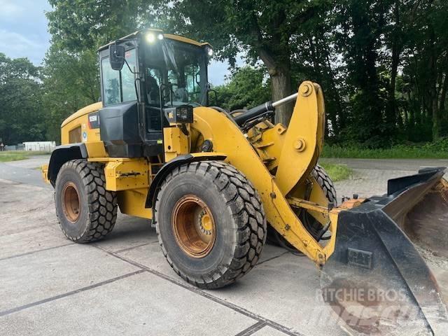 CAT 926 M Фронтальні навантажувачі