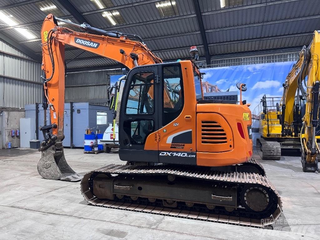 Doosan DX 140 LCR-5 Гусеничні екскаватори
