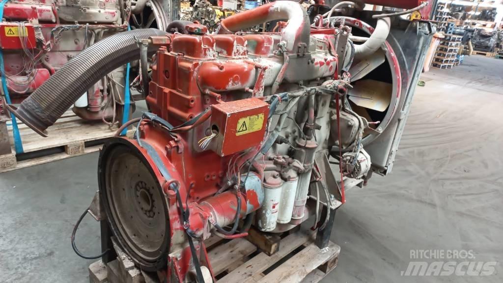 Volvo TD121G Двигуни