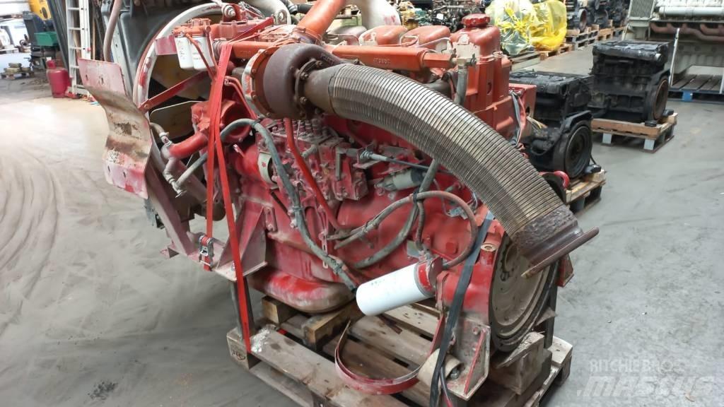 Volvo TD121G Двигуни