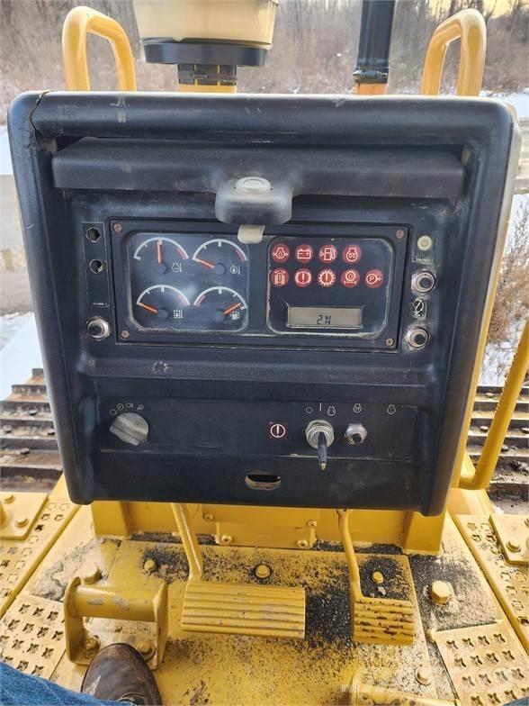 CAT D6M XL Гусеничні бульдозери