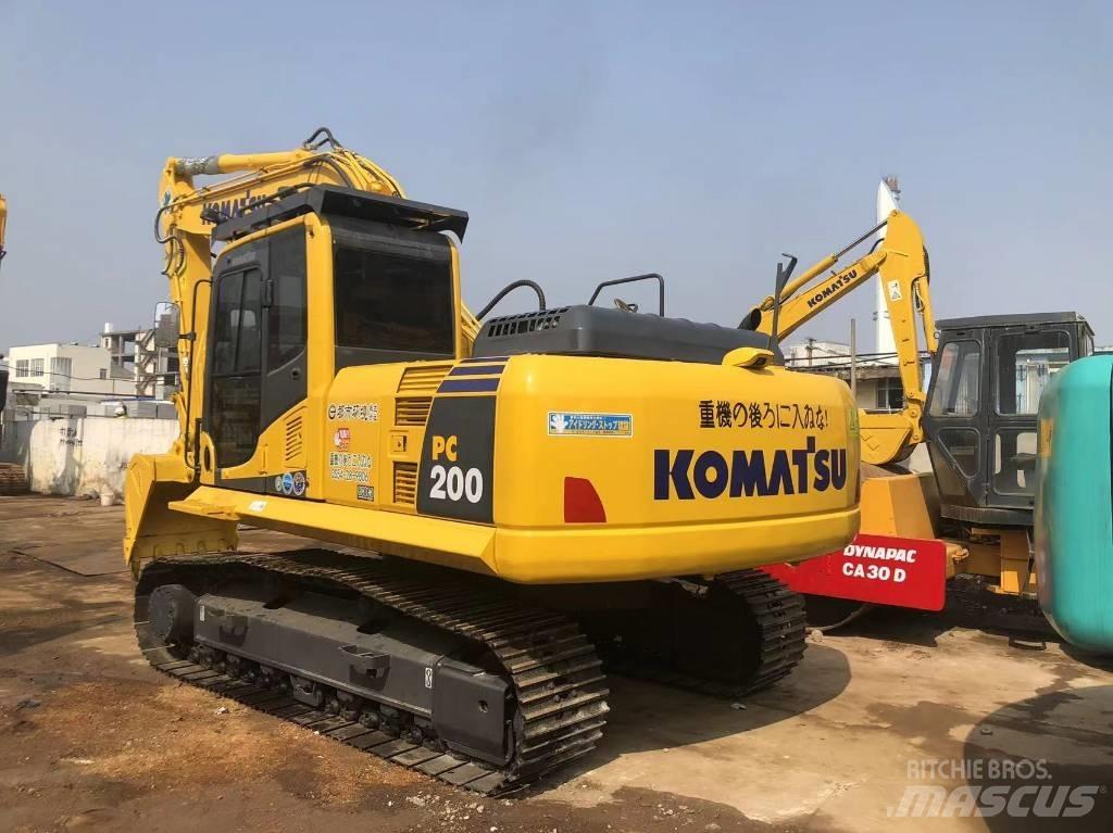 Komatsu PC200-8 Гусеничні екскаватори