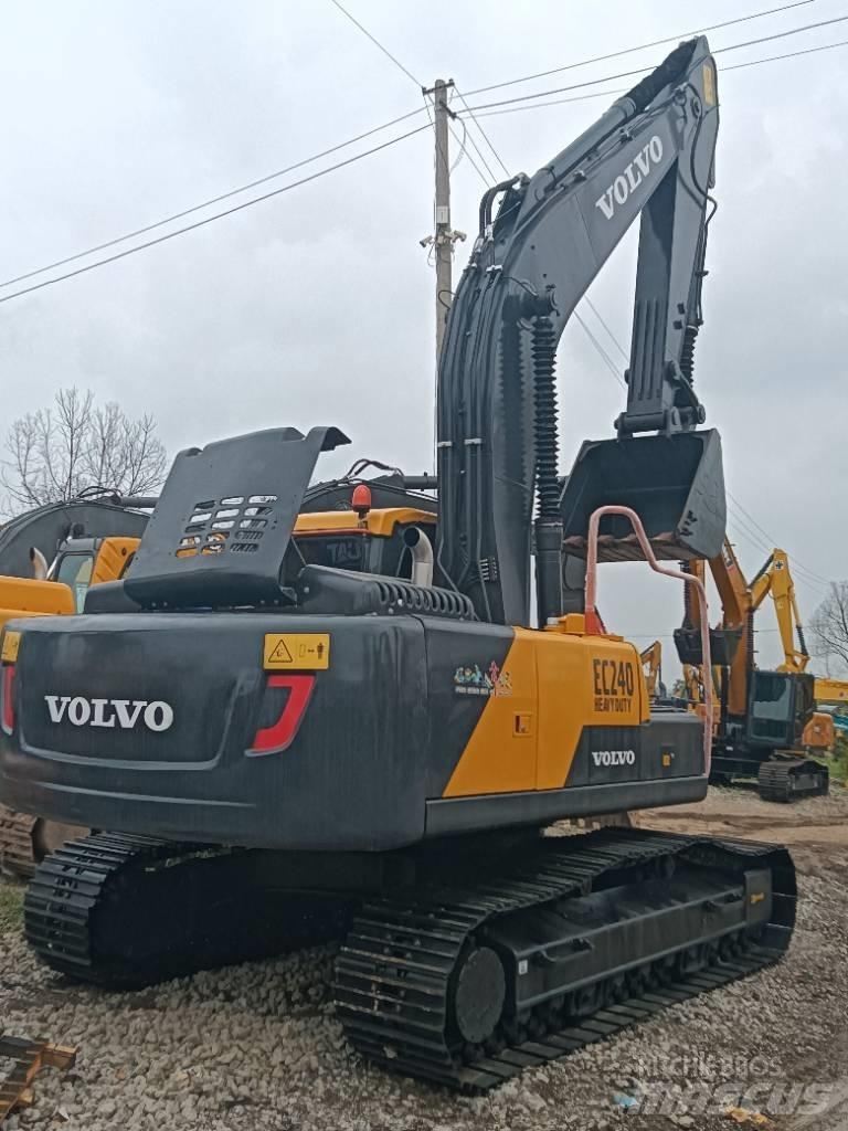 Volvo EC 240 Гусеничні екскаватори