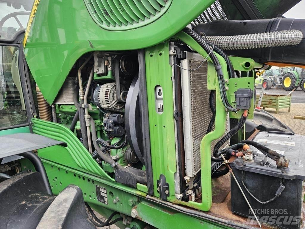 John Deere 6520 Трактори