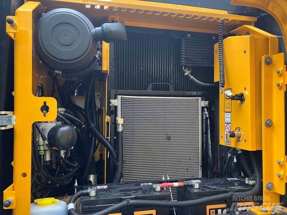JCB JS145W Колісні екскаватори