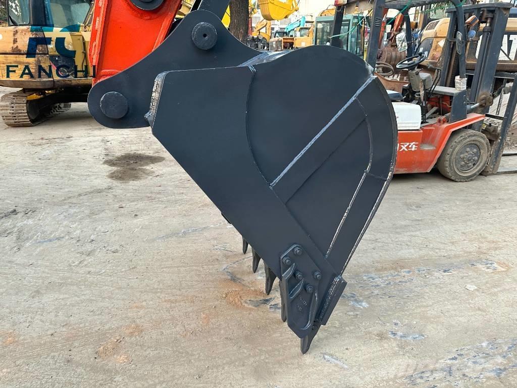 Doosan DX 225 LC Гусеничні екскаватори