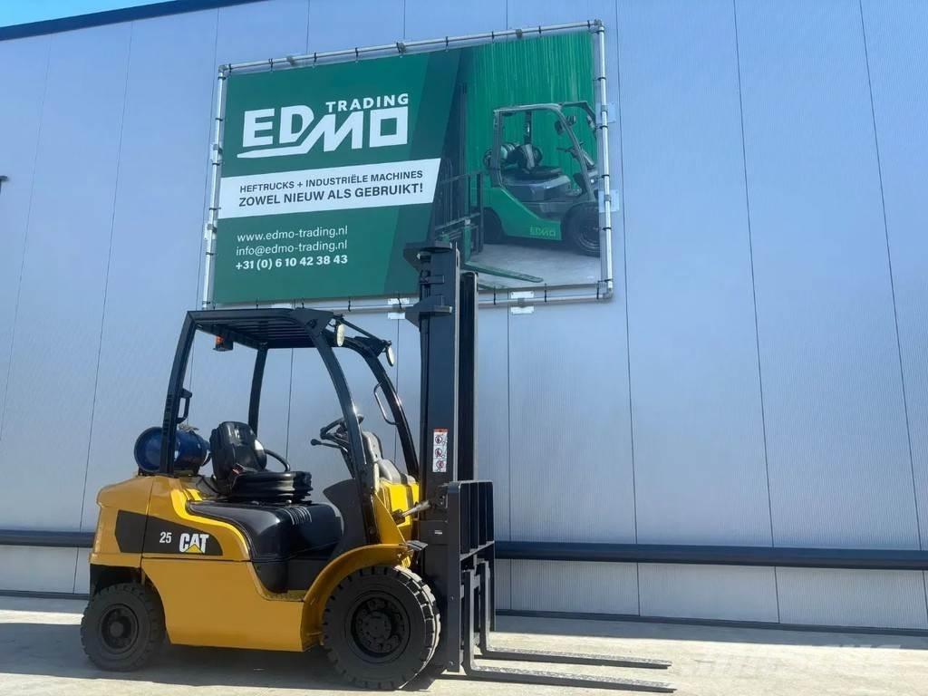 CAT GP25N Heftruck Газові навантажувачі