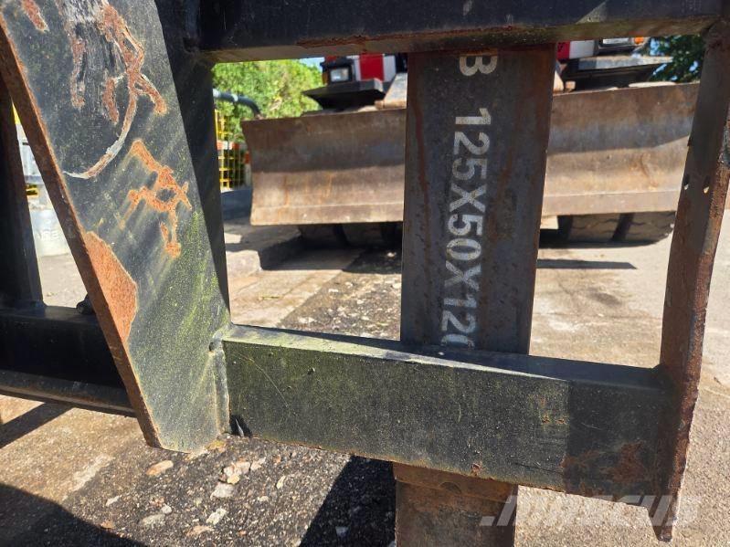 Hitachi Zaxis 140 W Колісні екскаватори