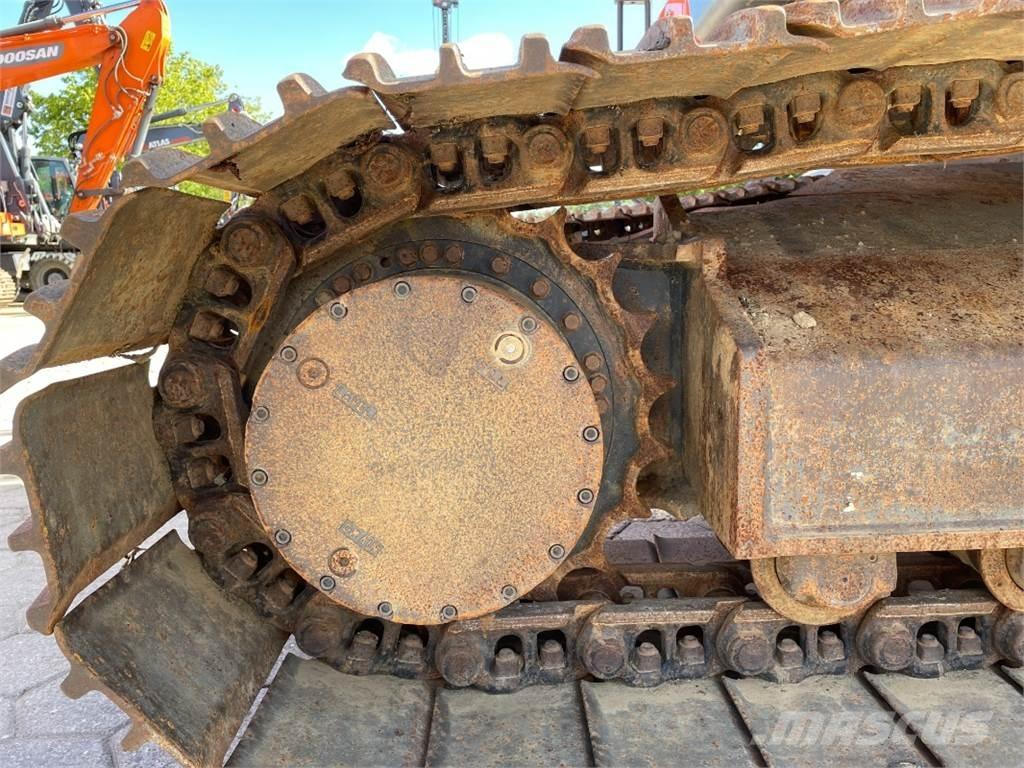 Doosan DX235LC-5 Гусеничні екскаватори