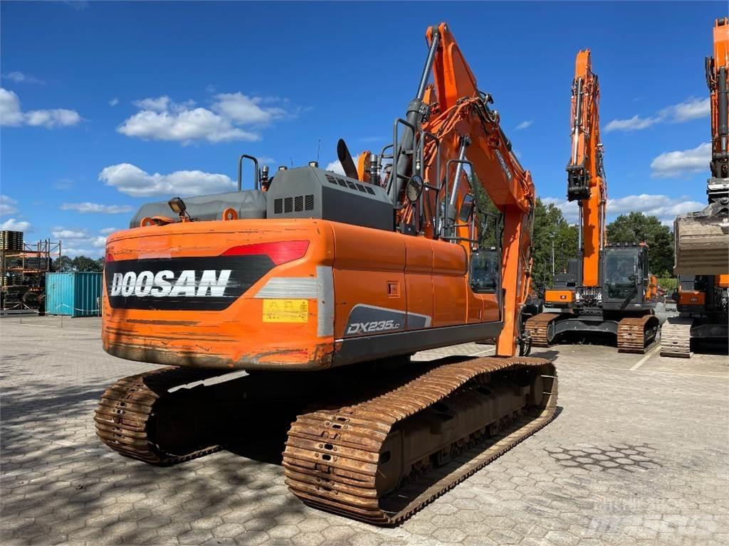 Doosan DX235LC-5 Гусеничні екскаватори