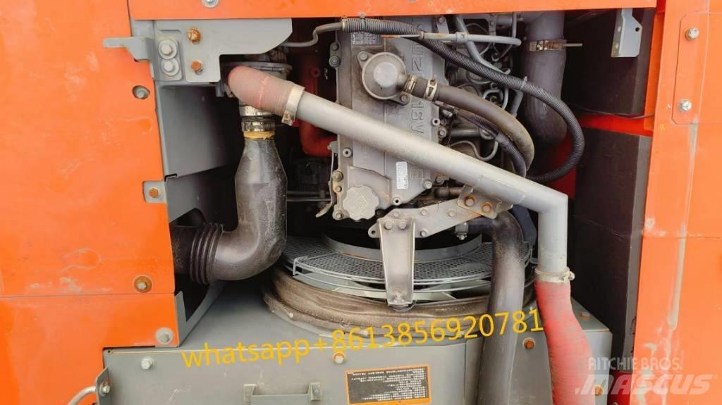 Hitachi ZX 200 Гусеничні екскаватори