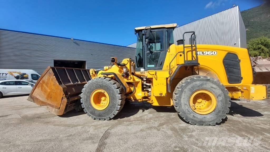 Hyundai HL 960 Фронтальні навантажувачі