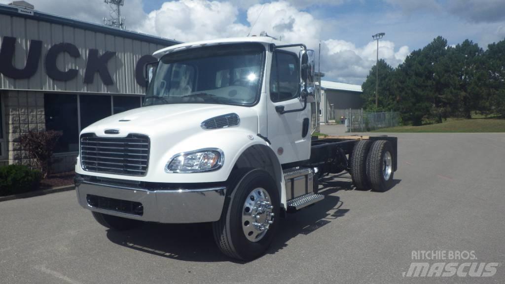 Freightliner M2106 Шасі з кабіною
