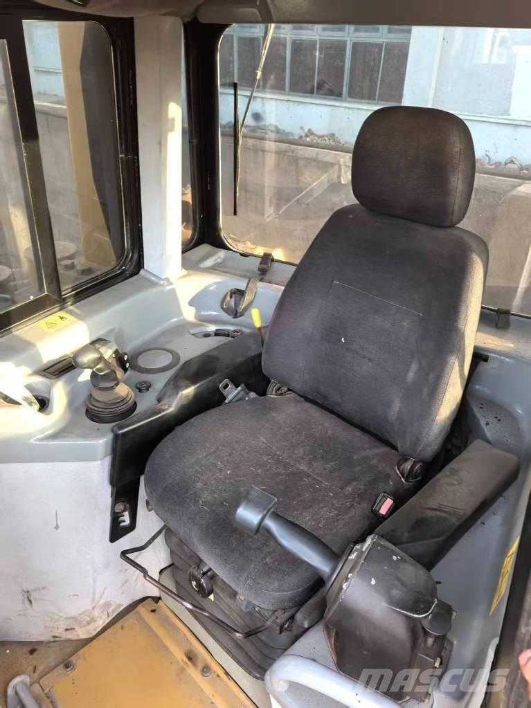 CAT CAT D6R Гусеничні бульдозери