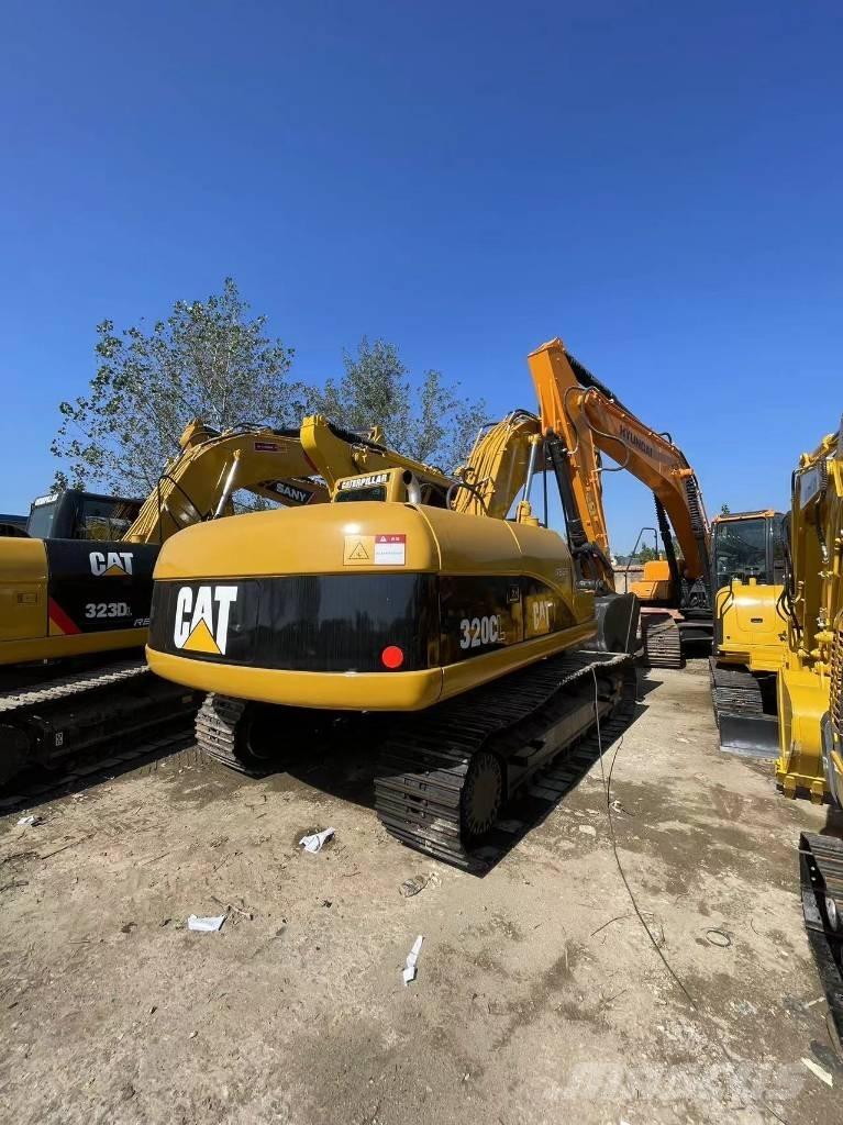 CAT 320 C Гусеничні екскаватори
