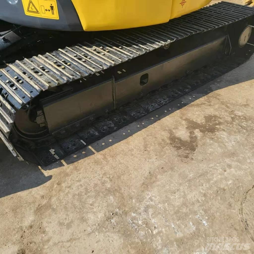 Komatsu PC50 Гусеничні екскаватори